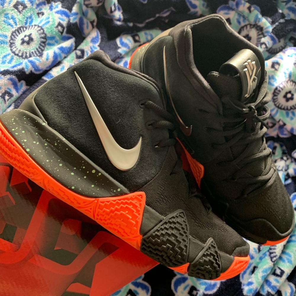 Kyrie 4 Basketball Shoes